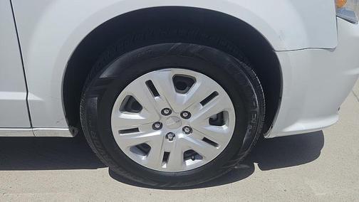 White Knuckle Clearcoat 2019 Dodge Grand Caravan SE
