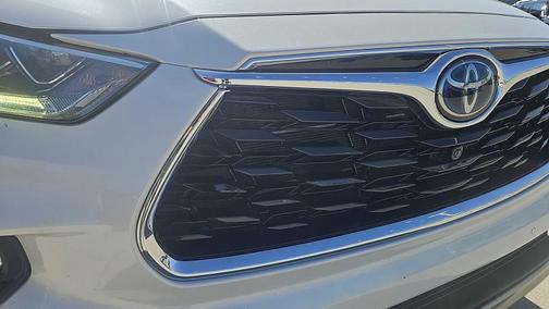 Blizzard Pearl 2021 Toyota Highlander Hybrid Platinum