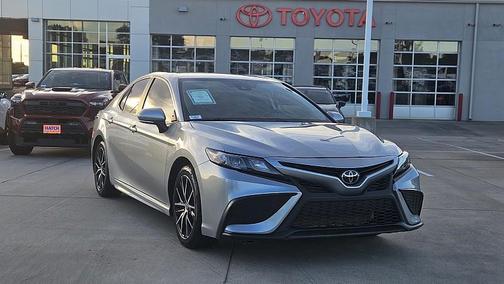 2024 Toyota Camry SE