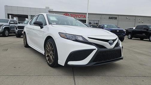 2024 Toyota Camry Hybrid SE