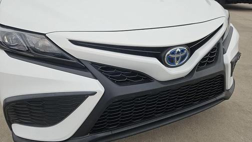 2024 Toyota Camry Hybrid SE