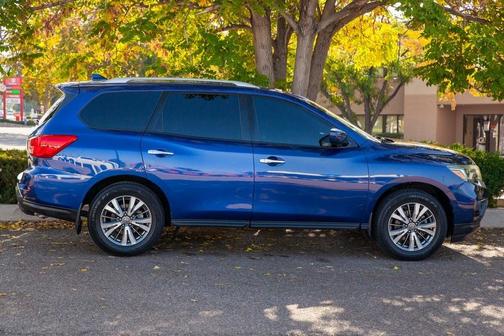 2019 Nissan Pathfinder S