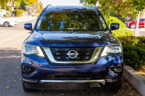 2019 Nissan Pathfinder S
