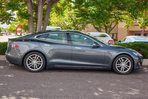 2013 Tesla Model S Base