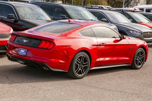 2022 Ford Mustang EcoBoost