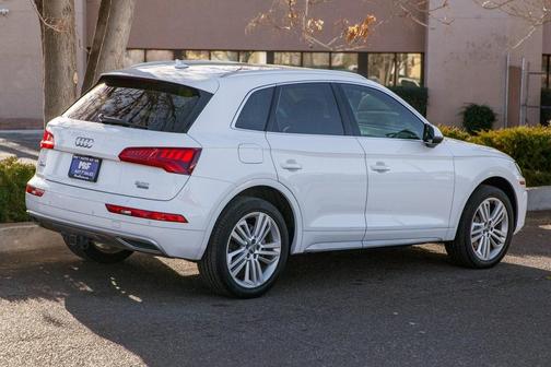 2018 Audi Q5 2.0T Premium Plus