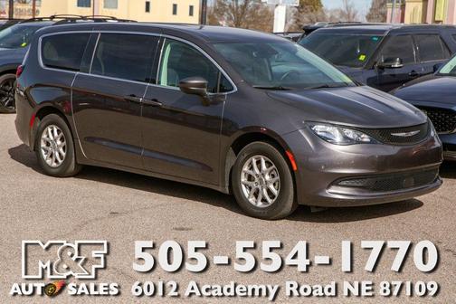 2023 Chrysler Voyager LX