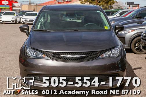 2023 Chrysler Voyager LX