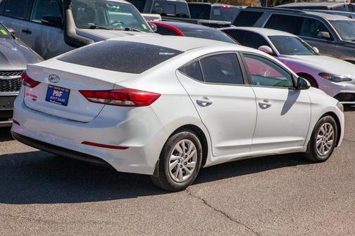 2018 Hyundai ELANTRA SE
