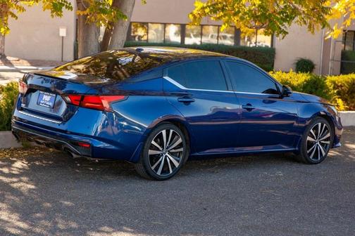 2022 Nissan Altima 2.0 SR