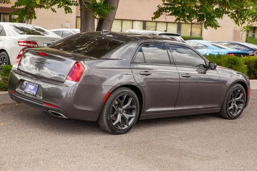 2020 Chrysler 300 Touring