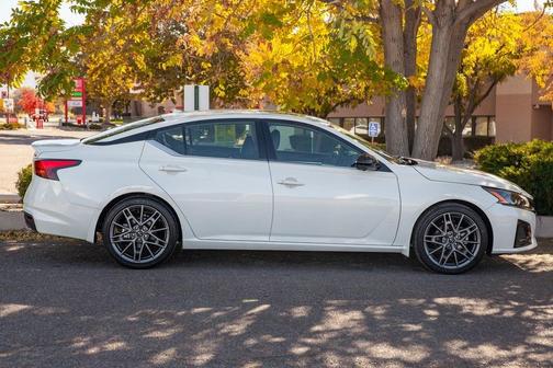 2023 Nissan Altima 2.0 SR