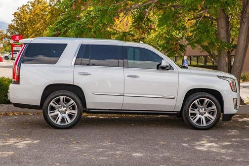 2020 Cadillac Escalade Premium Luxury
