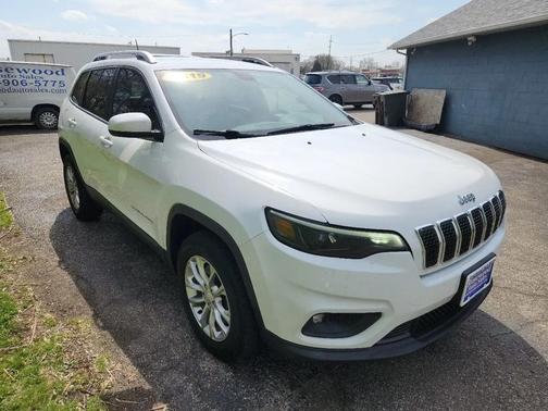 Bright White Clearcoat 2019 Jeep Cherokee Latitude