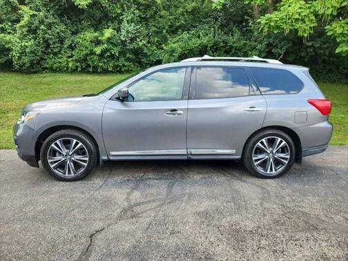 2017 Nissan Pathfinder Platinum