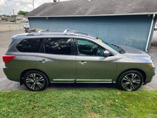 2017 Nissan Pathfinder Platinum