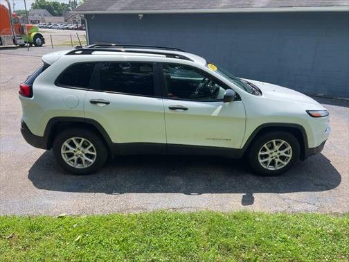 2017 Jeep Cherokee Sport
