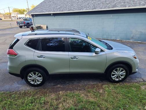 2016 Nissan Rogue SV