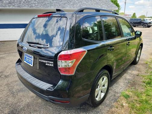 Crystal Black Silica 2016 Subaru Forester 2.5i Premium