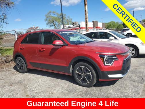 Red 2025 Kia Niro LX