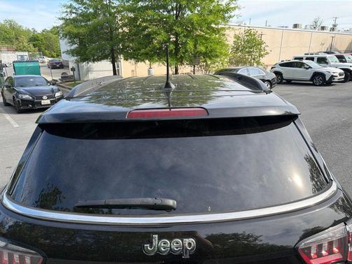 Diamond Black Crystal Pearlcoat 2020 Jeep Compass Limited