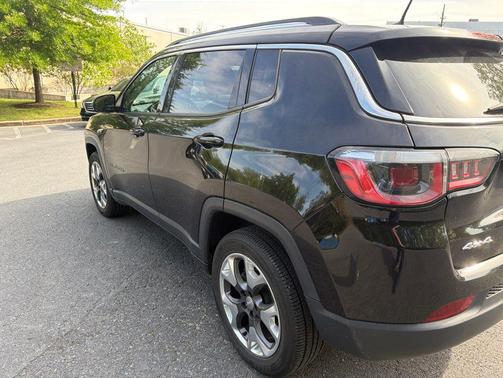 Diamond Black Crystal Pearlcoat 2020 Jeep Compass Limited