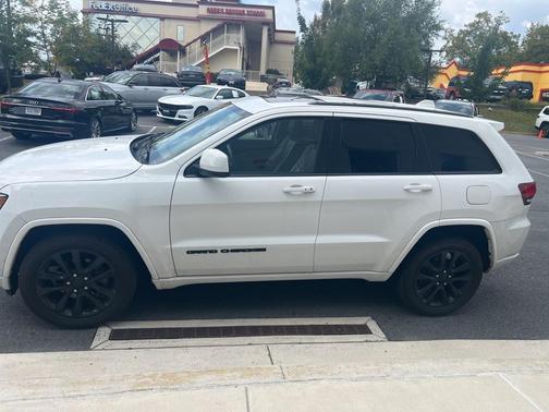 2018 Jeep Grand Cherokee Altitude