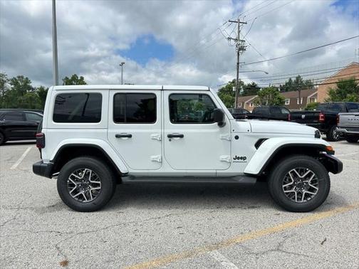 2025 Jeep Wrangler 4-Door Sahara 4x4