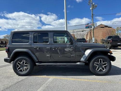 2025 Jeep Wrangler 4-Door Sahara 4x4