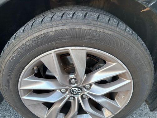 2019 Toyota Avalon XLE