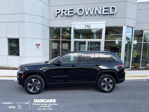Diamond Black Crystal Pearlcoat 2022 Jeep Grand Cherokee 4xe Base