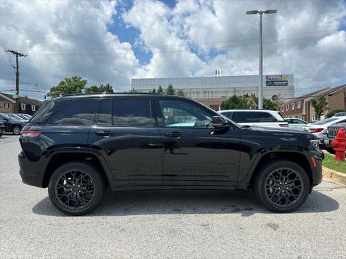 2025 Jeep Grand Cherokee Summit
