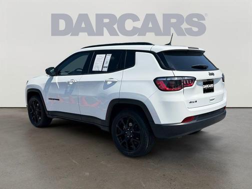 Bright White Clearcoat 2025 Jeep Compass Latitude