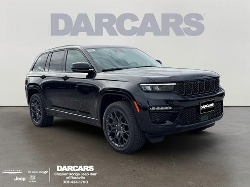Diamond Black Crystal Pearlcoat 2025 Jeep Grand Cherokee Summit SUV