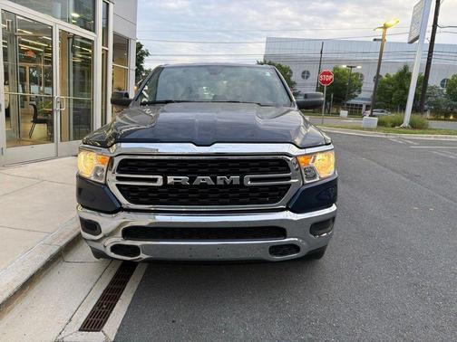 Patriot Blue Pearlcoat 2024 RAM 1500 Big Horn/Lone Star