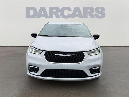 Bright White Clearcoat 2025 Chrysler Pacifica L