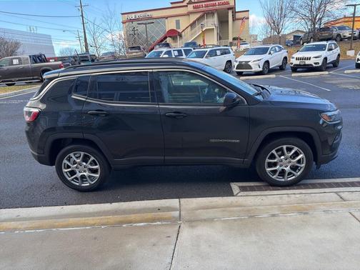2022 Jeep Compass Latitude Lux