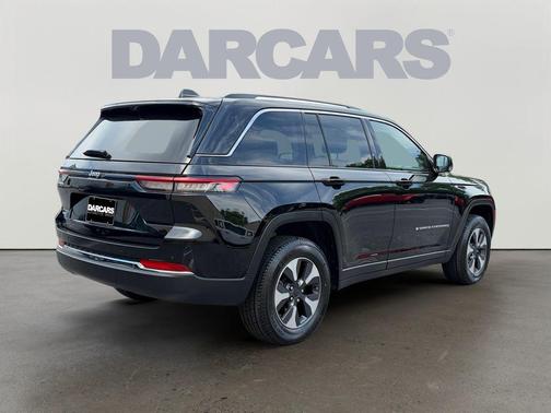 Diamond Black Crystal Pearlcoat 2022 Jeep Grand Cherokee 4xe Base