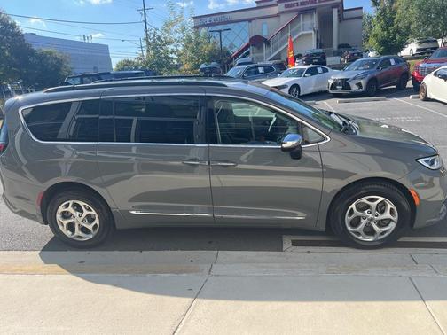 2023 Chrysler Pacifica Limited