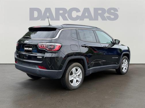 Diamond Black Crystal Pearlcoat 2022 Jeep Compass Latitude