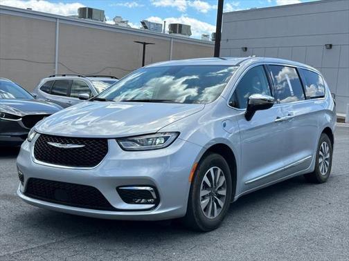 2023 Chrysler Pacifica Hybrid Limited