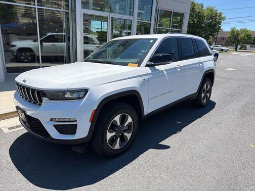 Bright White Clearcoat 2022 Jeep Grand Cherokee 4xe Base