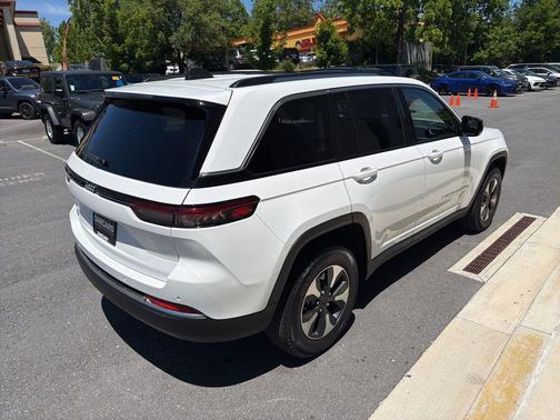 Bright White Clearcoat 2022 Jeep Grand Cherokee 4xe Base
