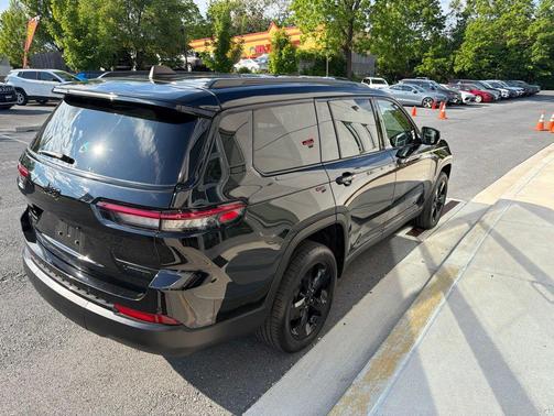 Diamond Black Crystal Pearlcoat 2023 Jeep Grand Cherokee L Limited