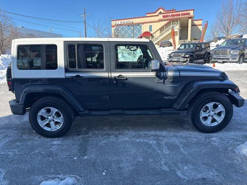 2017 Jeep Wrangler Unlimited Sahara