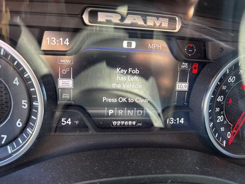 Diamond Black Crystal Pearlcoat 2023 RAM 1500 Big Horn/Lone Star