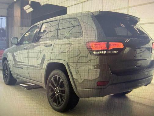 2022 Jeep Grand Cherokee Laredo