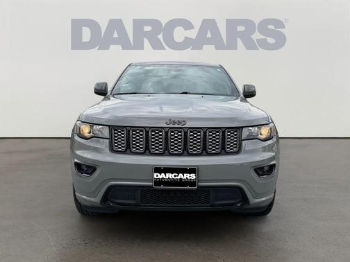 2022 Jeep Grand Cherokee Laredo