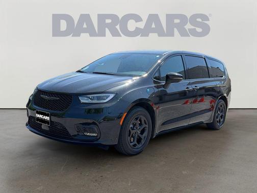 Brilliant Black Crystal Pearlcoat 2023 Chrysler Pacifica Hybrid Touring L