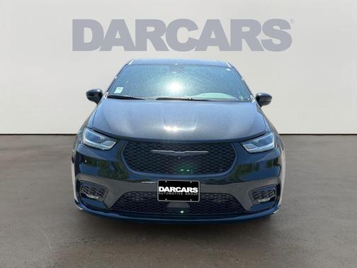 Brilliant Black Crystal Pearlcoat 2023 Chrysler Pacifica Hybrid Touring L